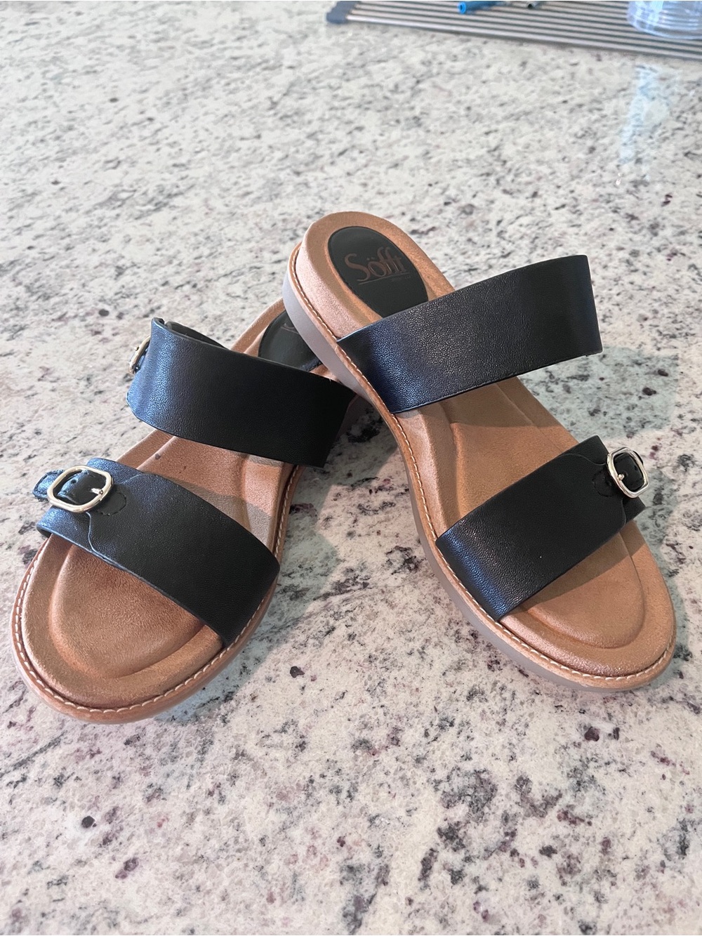 New Sofft Black Leather Double Band Slide Sandals Buckle Accent size 7.5